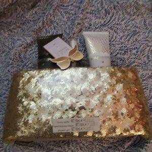 Bayliss & Harding madarine & grapefrui body items.